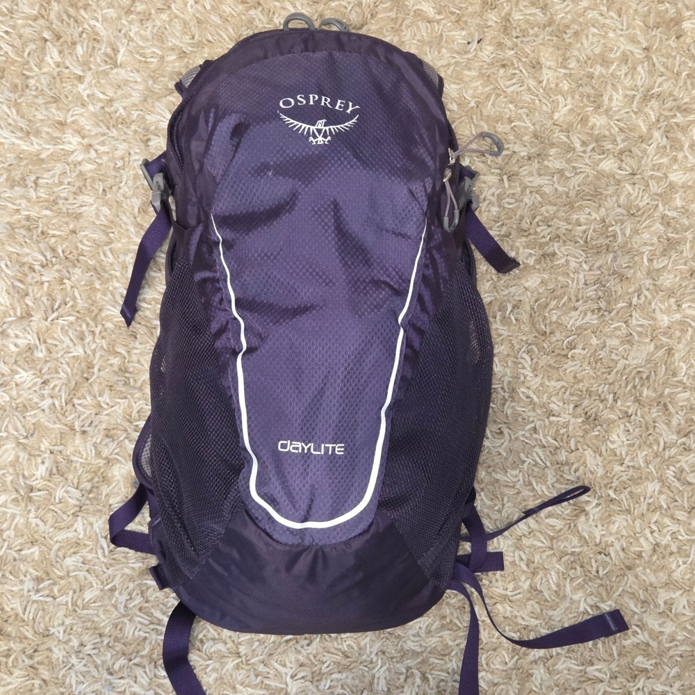 Osprey Daylite Backpack Unisex OS Purple Good Hiking Travel Outdoor Pack Bag